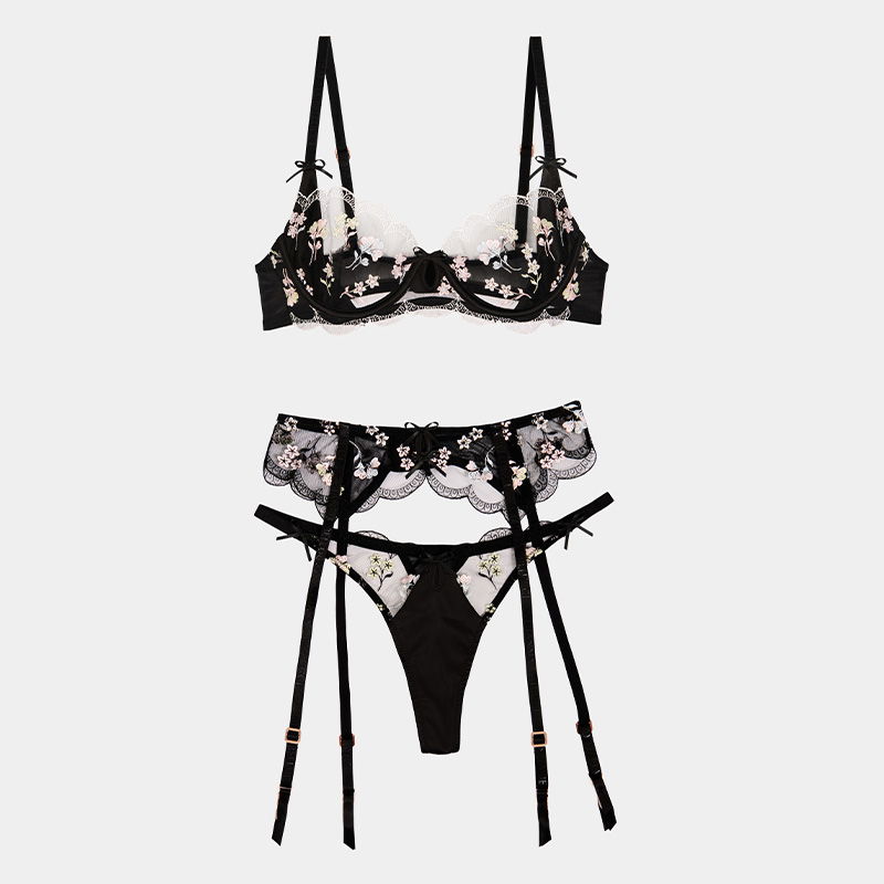Set di tre pezzi di biancheria intima

